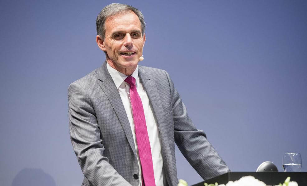 SVP-Landesrat Richard Theiner beim Arge-Alp-Symposium
