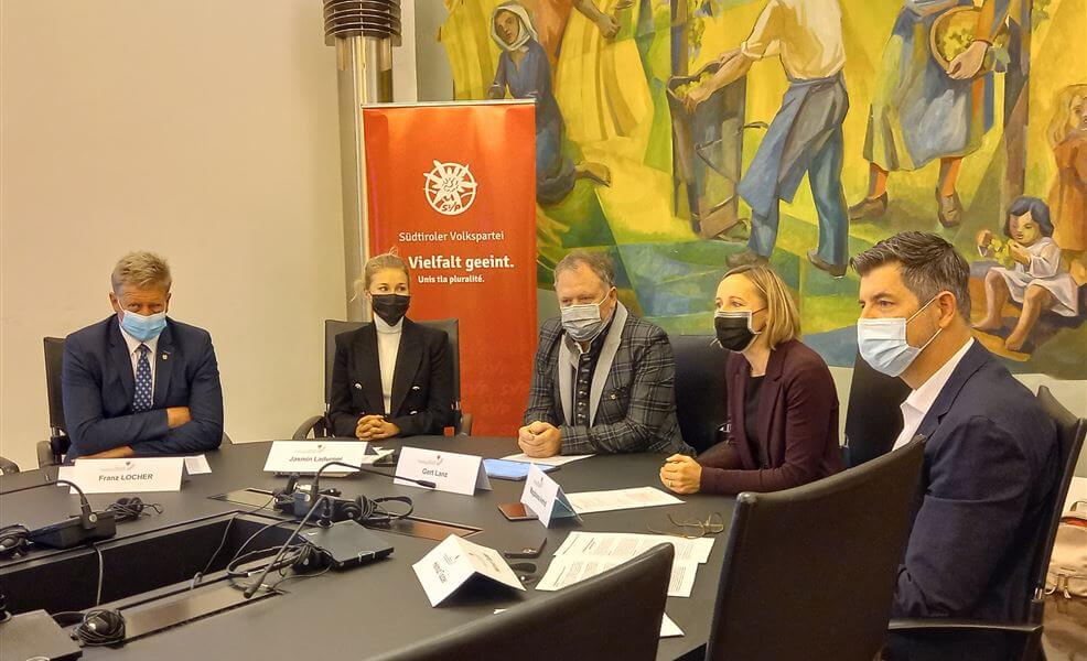 Pressekonferenz der SVP-Fraktion: "Übergangshaushalt 2022"