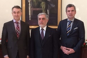 Von links: Petras Auštrevicius, Abdullah Abdullah und Herbert Dorfmann
