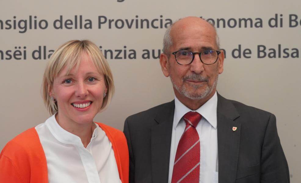 SVP-Landtagsabgeordnete Magdalena Amhof (links) und Helmuth Renzler