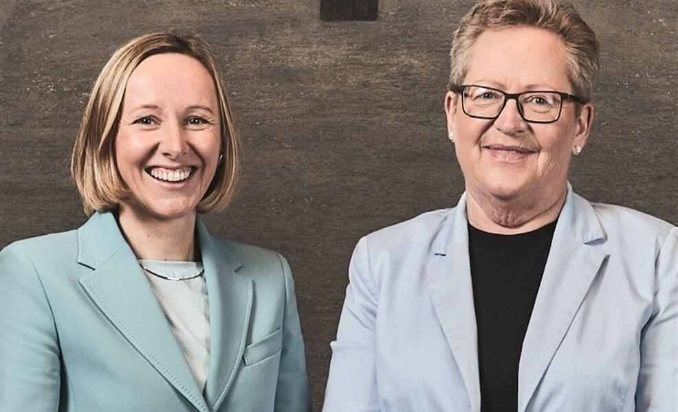 SVP-Fraktionsvorsitzende Magdalena Amhof und Landtagsabgeordnete Paula Bacher