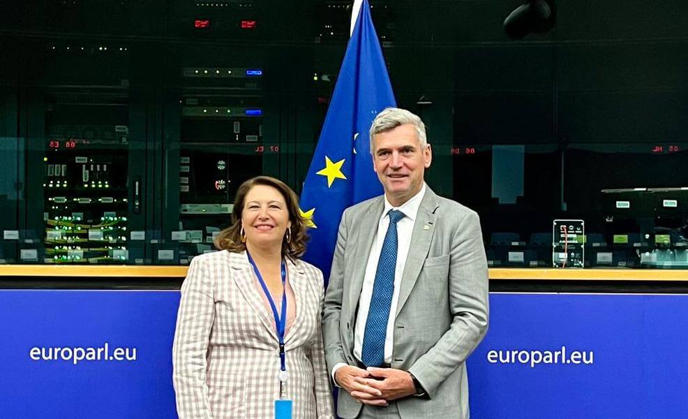 Carmen Crespo, Vize-Koordinatorin, und Herbert Dorfmann