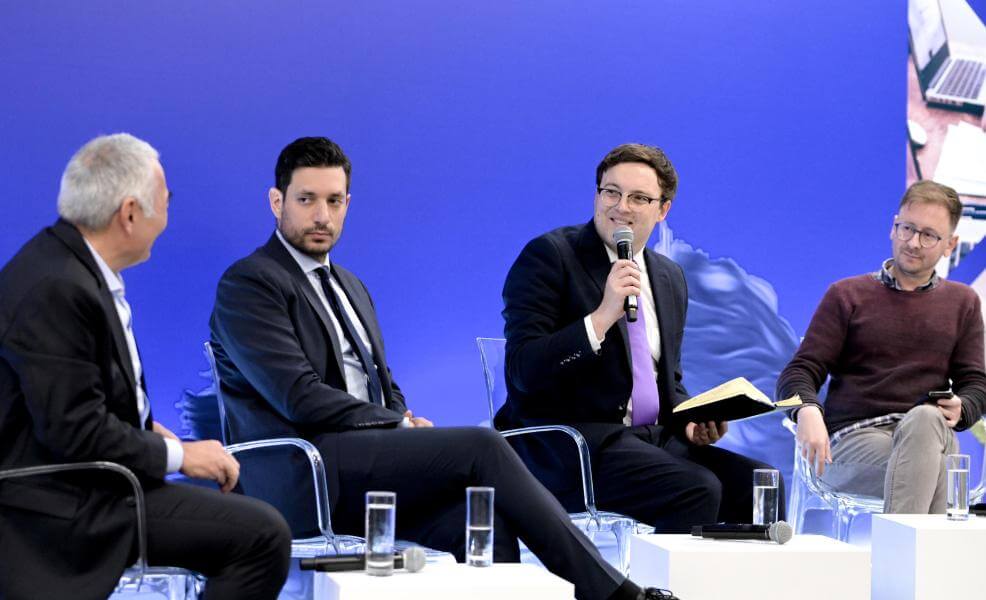 Panel zu Künstliche Intelligenz und Digitalisierung mit CRI CEO Dr. Georgios Garigiannidis, Stellvertretender Minister für Digital Governance Konstantinos Kyranakis, YEPP-Vizepräsident Dr. Florian Gasser und KI-Entrepreneur Dr. Demetris Gerogiannis (v.l.n