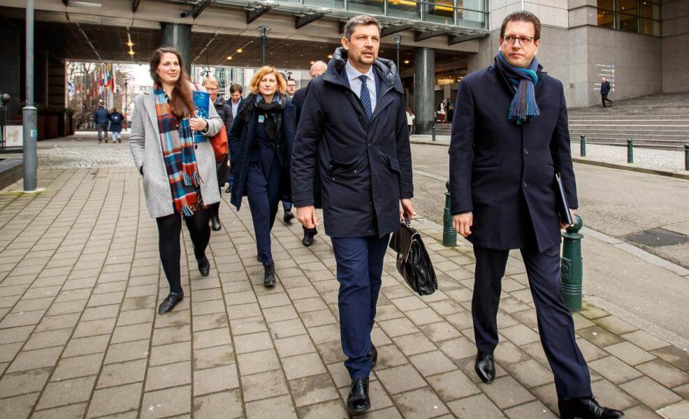 Vorne rechts: FUEN-Vorsitzender Loránt Vincze mit seinem Stellvertreter Daniel Alfreider