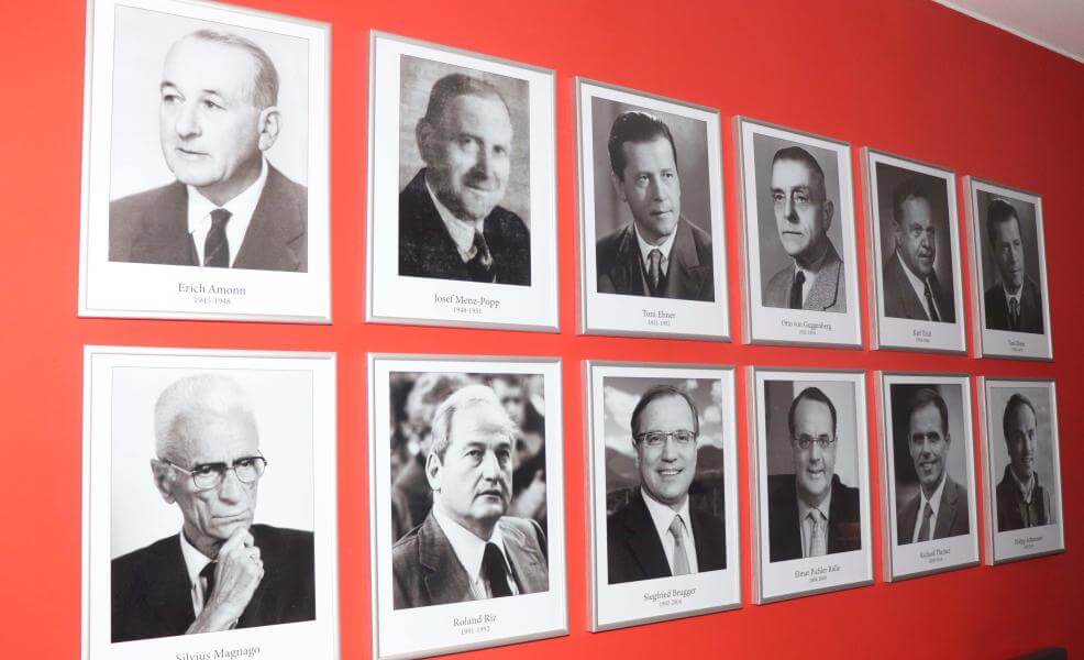 Galerie der SVP-Obmänner im Sitz der Südtiroler Volkspartei an der Brennerstraße in Bozen