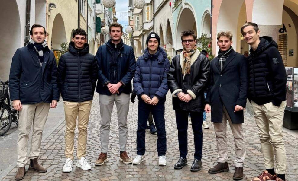 Bild (von links nach rechts): Max Prantl, Lukas Paul Steger, Leo Sachsalber, Paul Simmerle, Matthias Demetz, Gabriel Kerschbamer, Jan Manfredi