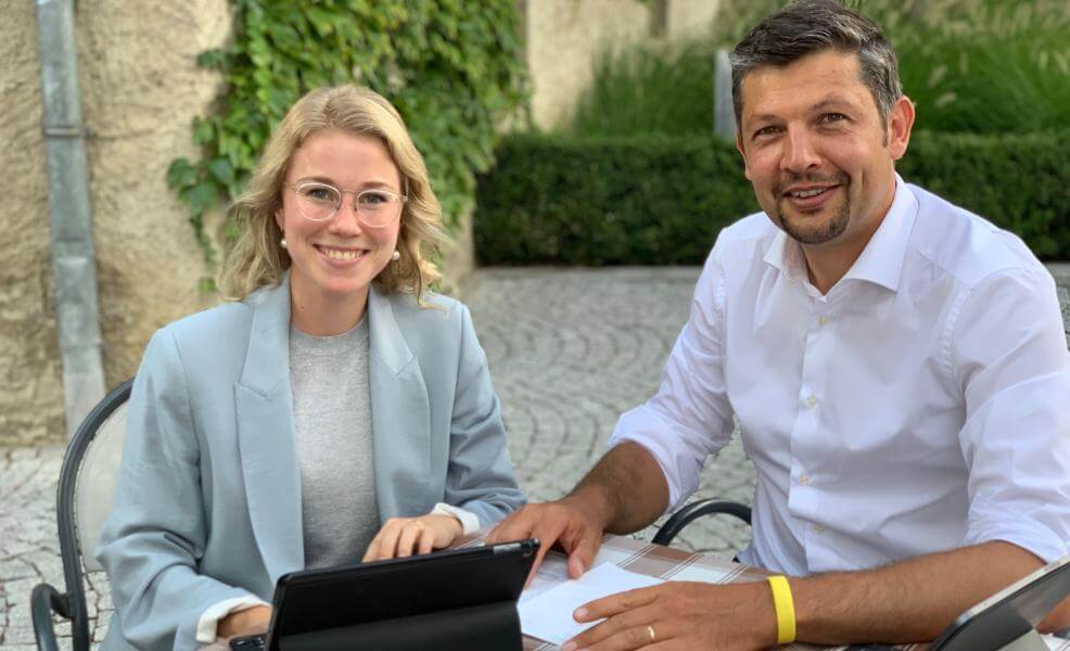 SVP-Landtagsabgeordneter Jasmin Ladurner mit Landesrat Daniel Alfreider (Archivfoto 2019)