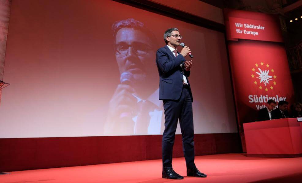 Landeshauptmann Arno Kompatscher bei der SVP-Landesversammlung in Meran