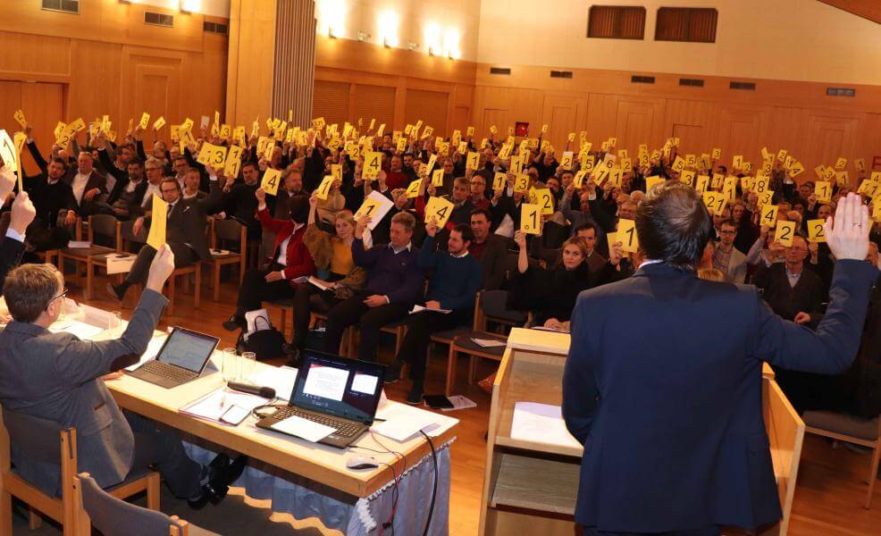 503 der 519 anwesende Stimmrechte waren für den Entwurf der Regierungsvereinbarung.