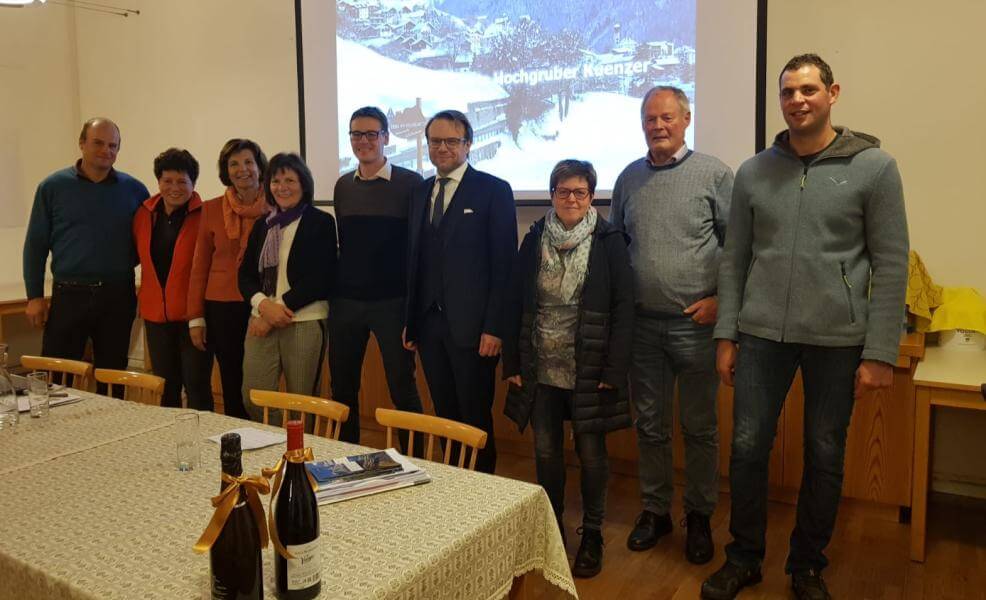 Vertreter der Ortsgruppe Tiers mit Landesrätin Maria Hochgruber Kuenzer und Bezirksobmann Christoph Perathoner