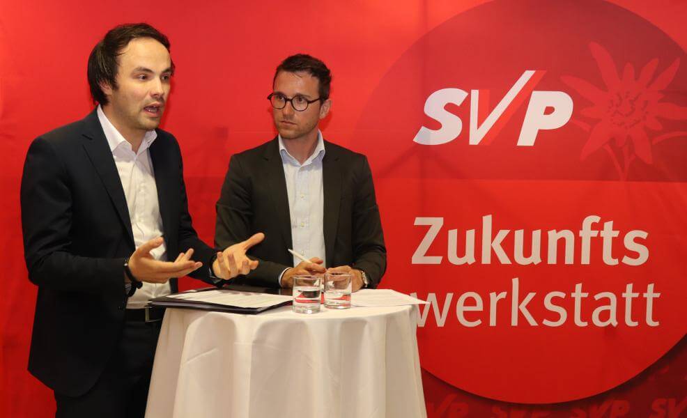 SVP-Obmann Philipp Achammer (links) und SVP-Landessekretär Stefan Premstaller